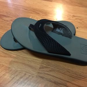 Men’s Reef Flip Flops NWOT Size 13